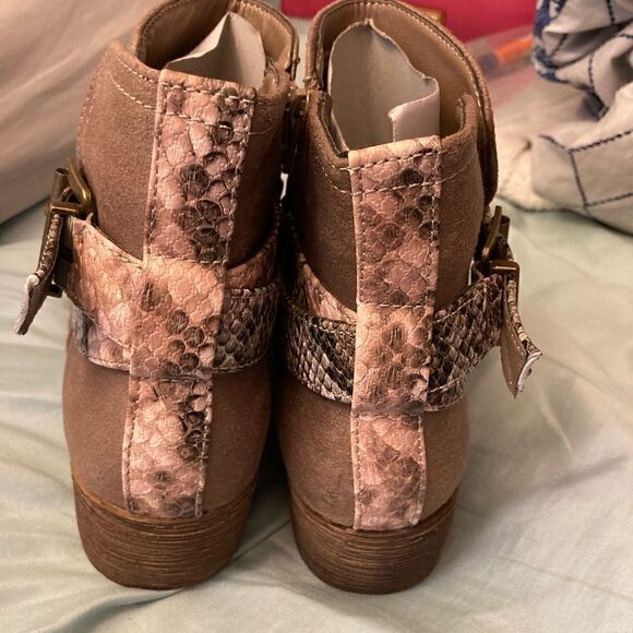 Sugar Tora Booties - NWT - Taupe / SZ 7.5 - Picture 6 of 7